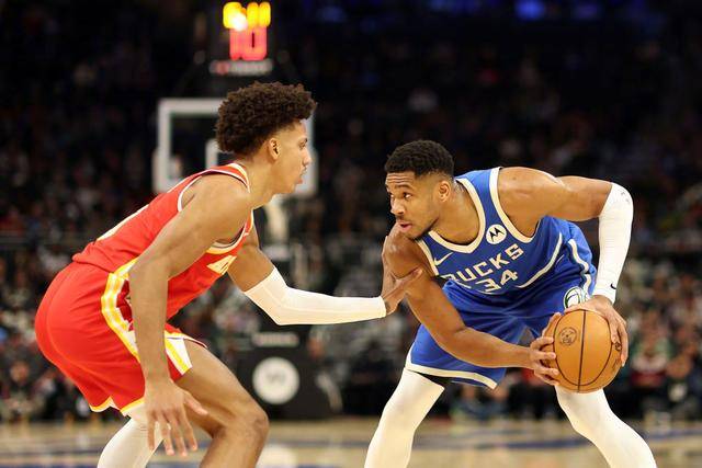 关于老鹰主场战胜尼克斯,特雷杨轰分的信息 关于老鹰主场战胜尼克斯,特雷杨轰分的信息