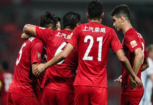 双雄交锋,上港对阵申花,争夺南京边锋之战的简单介绍 双雄交锋,上港对阵申花,争夺南京边锋之战的简单介绍