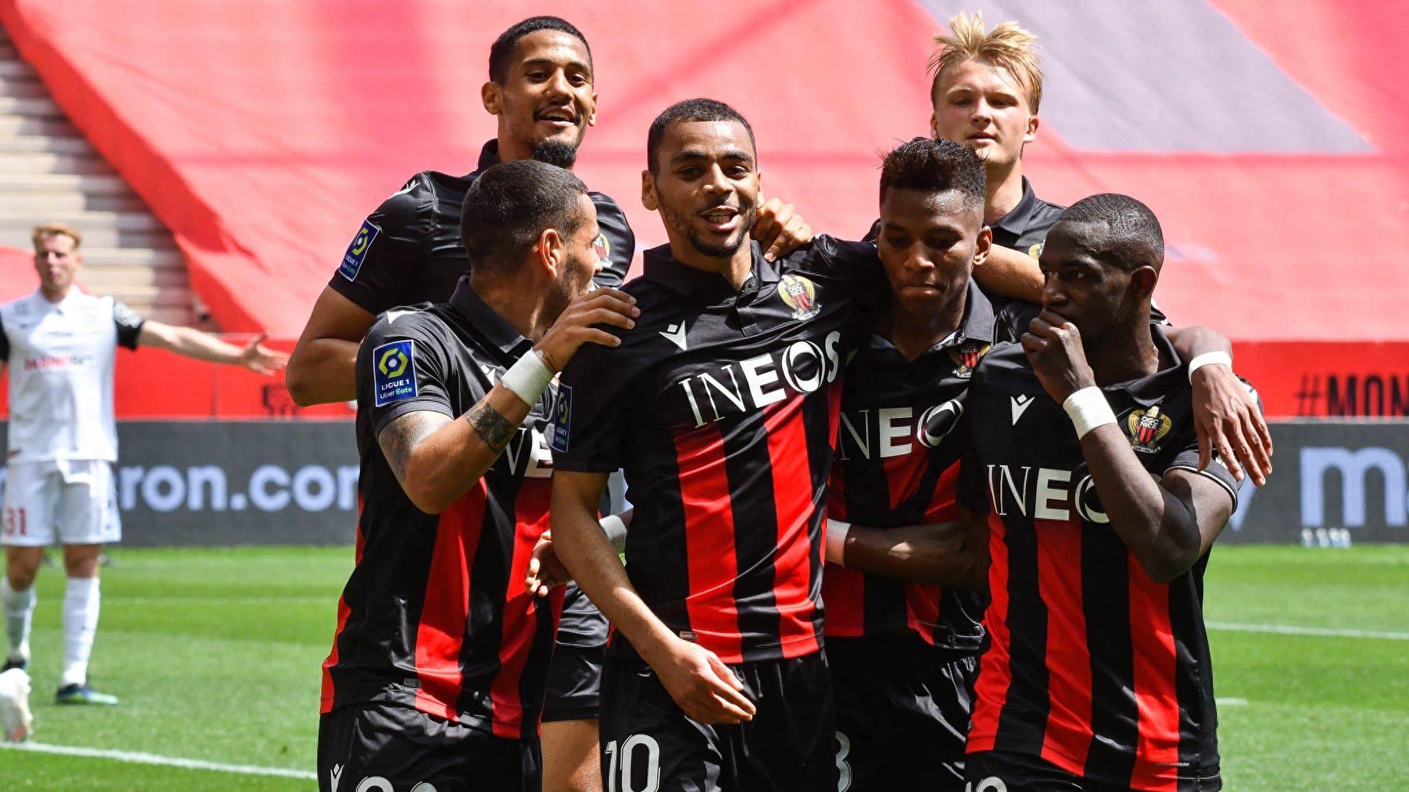 爱游戏娱乐-圣埃蒂安俱乐部主场告捷，赢得比赛