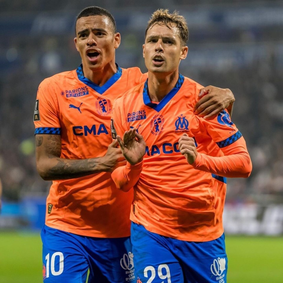 爱游戏-包含马赛绝杀巴黎胜利，豪取对手要害锁定三分的词条