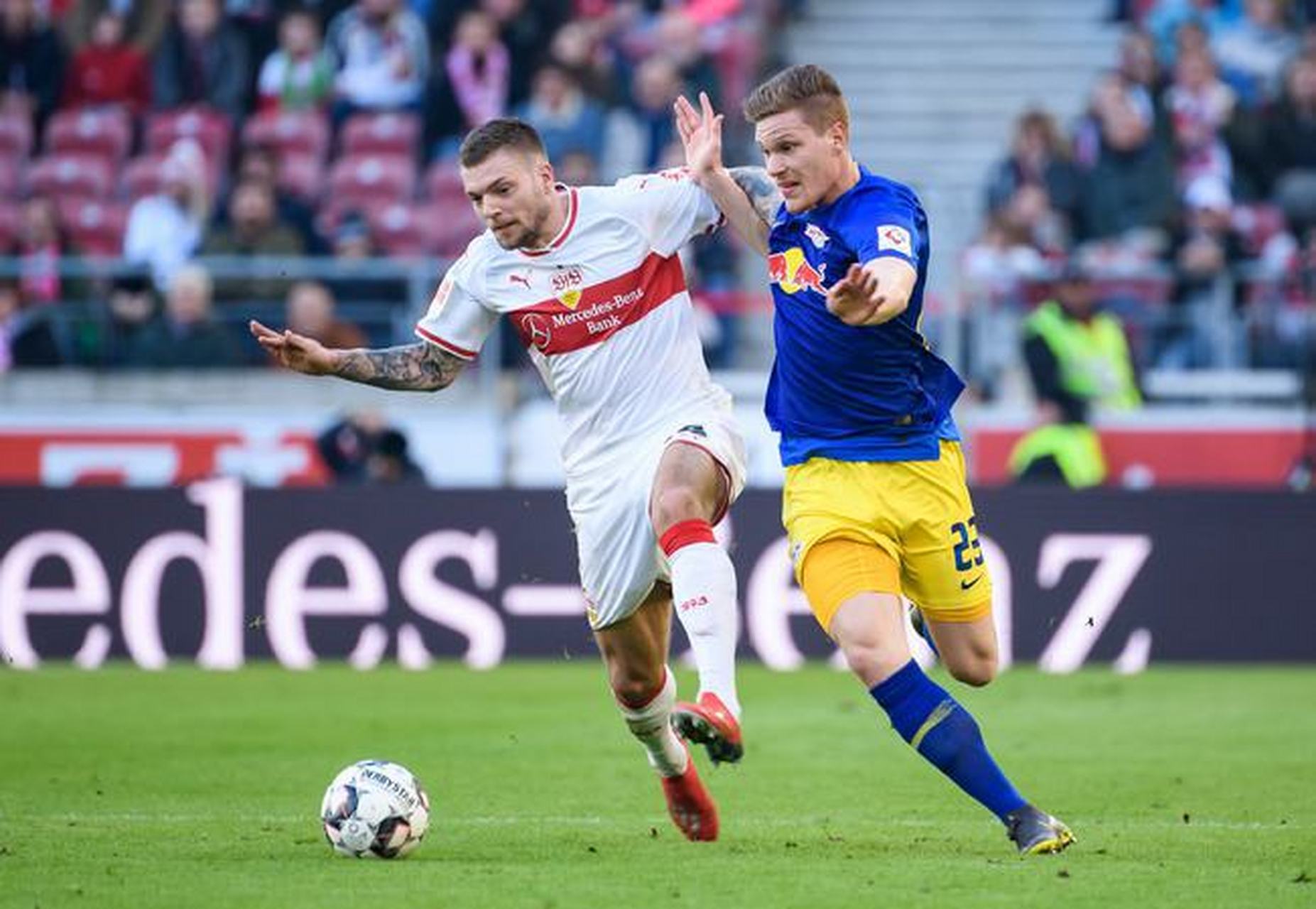 包含萨索洛绝杀惊艳全场，大比分胜出的词条