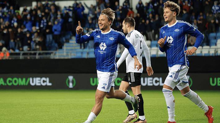 包含华沙军团再胜对手，继续领跑法国联赛积分榜的词条