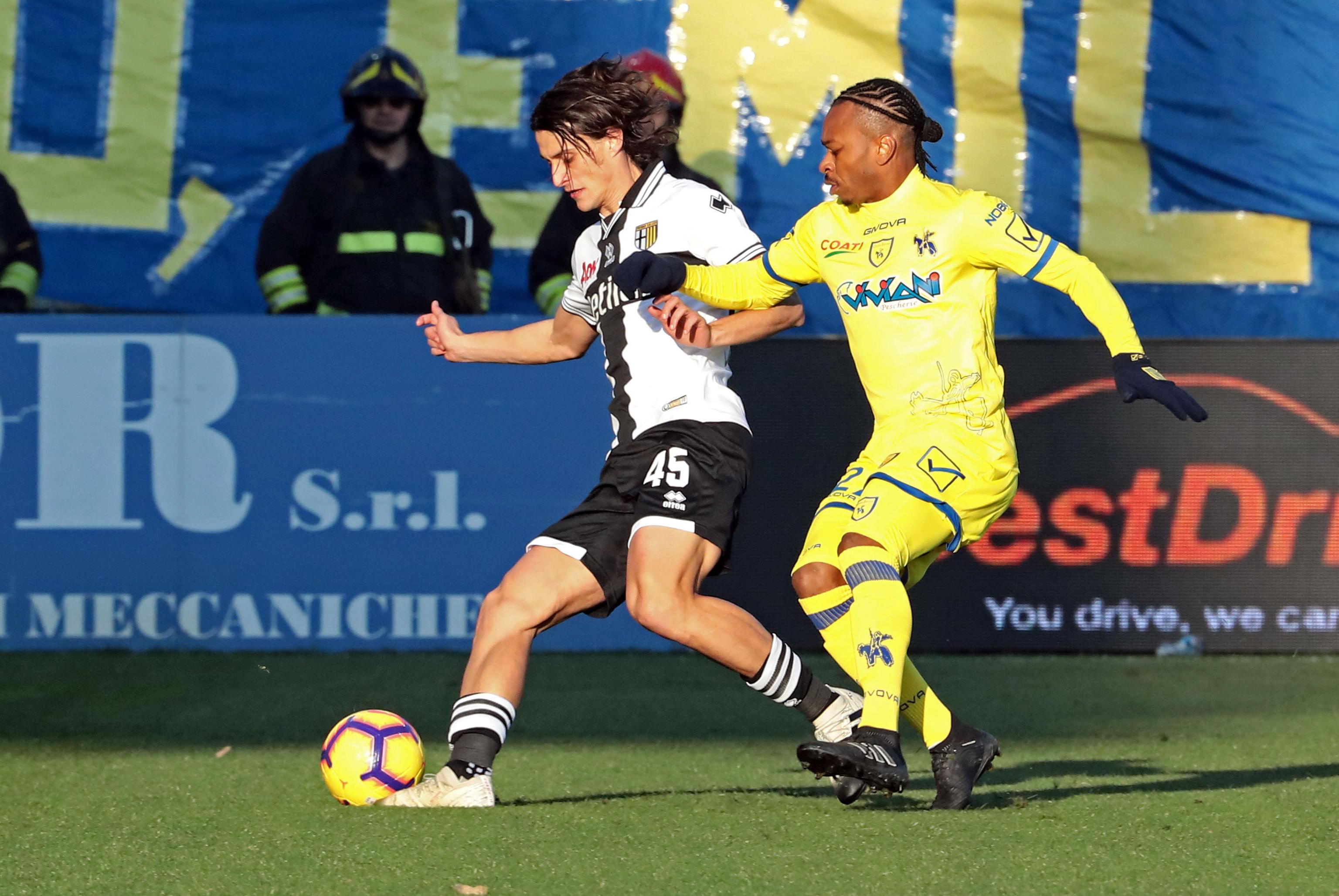 包含帕尔马客场逆转战胜切沃，取得宝贵三分的词条