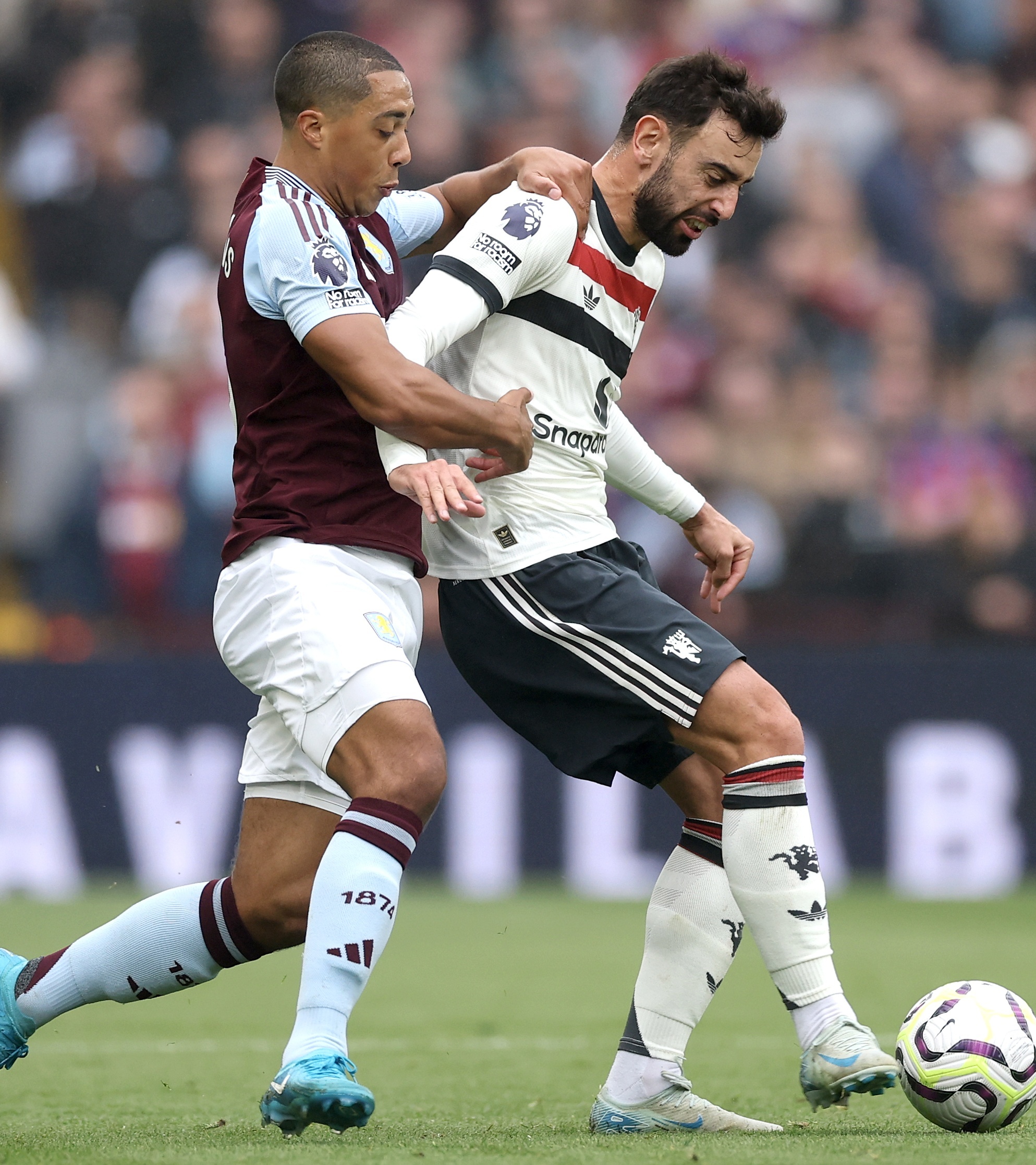 爱游戏大厅-包含曼联-横扫波尔图，全面零封对手禁区的词条