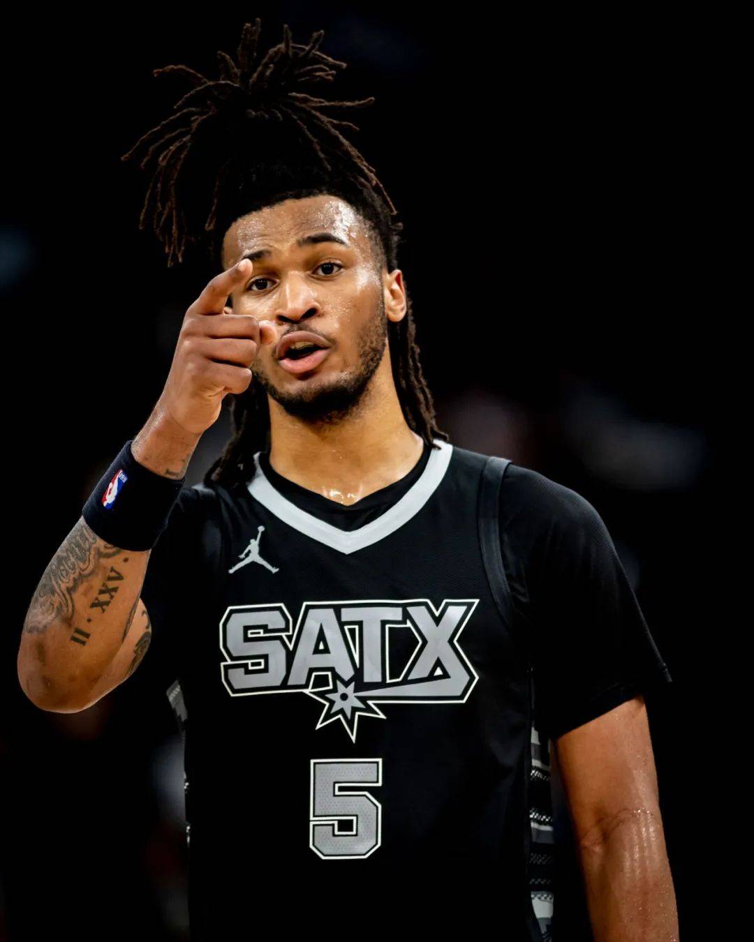 包含马刺打出精彩配合，令对手束手无策的词条