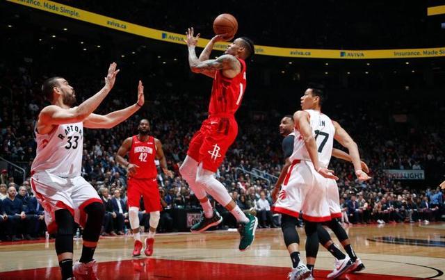 爱游戏体育-包含奥格斯堡主场力擒弗赖堡，豪取两连胜的词条