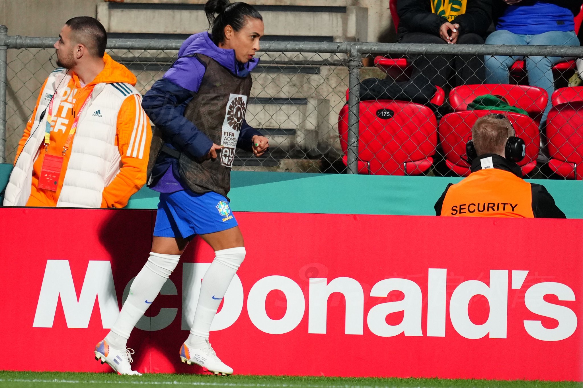 巴拿马女足选手获得个人荣誉,登上封面 巴拿马女足选手获得个人荣誉,登上封面