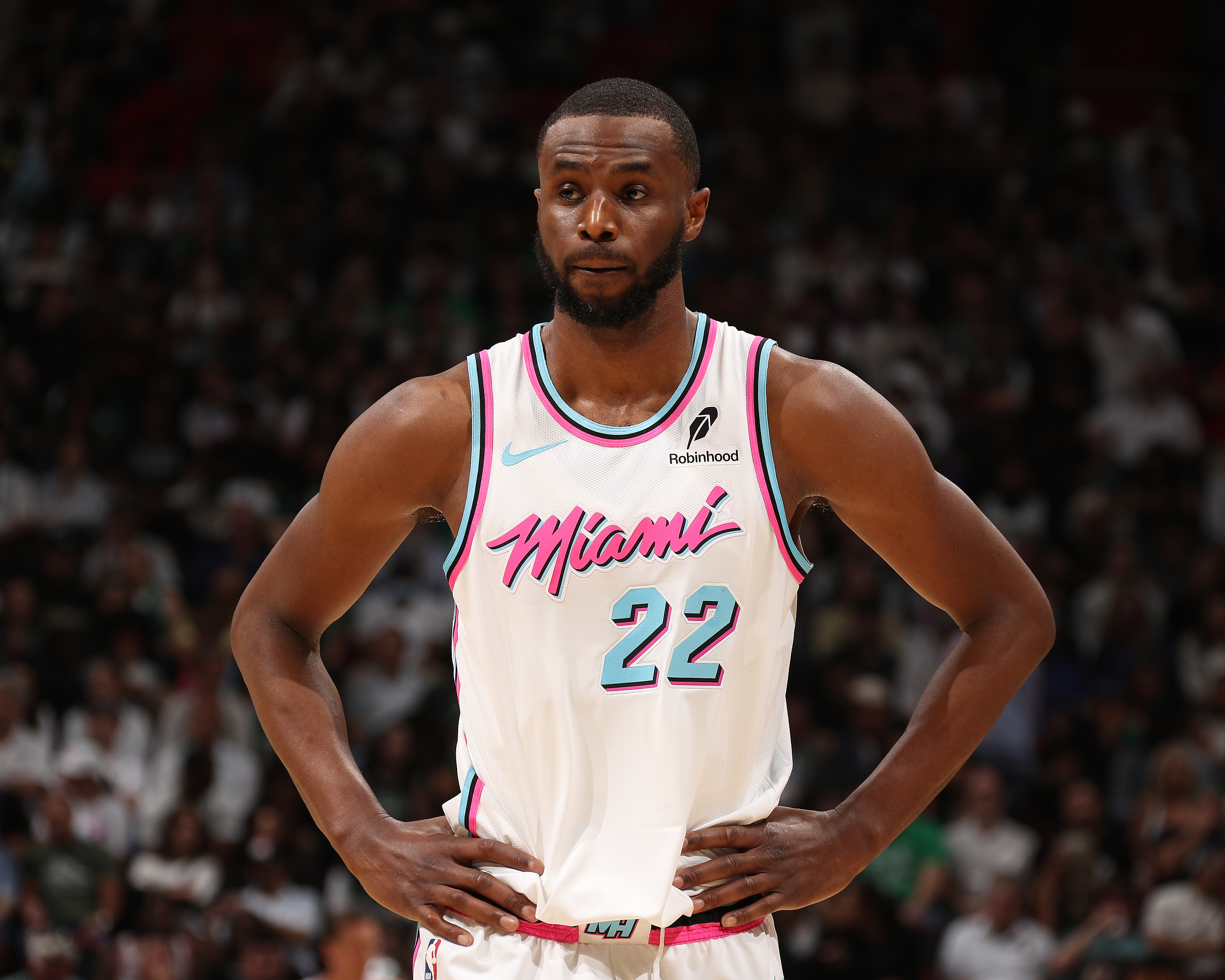 爱游戏体育-关于猛龙后卫遭遇伤病，球队战力受影响的信息