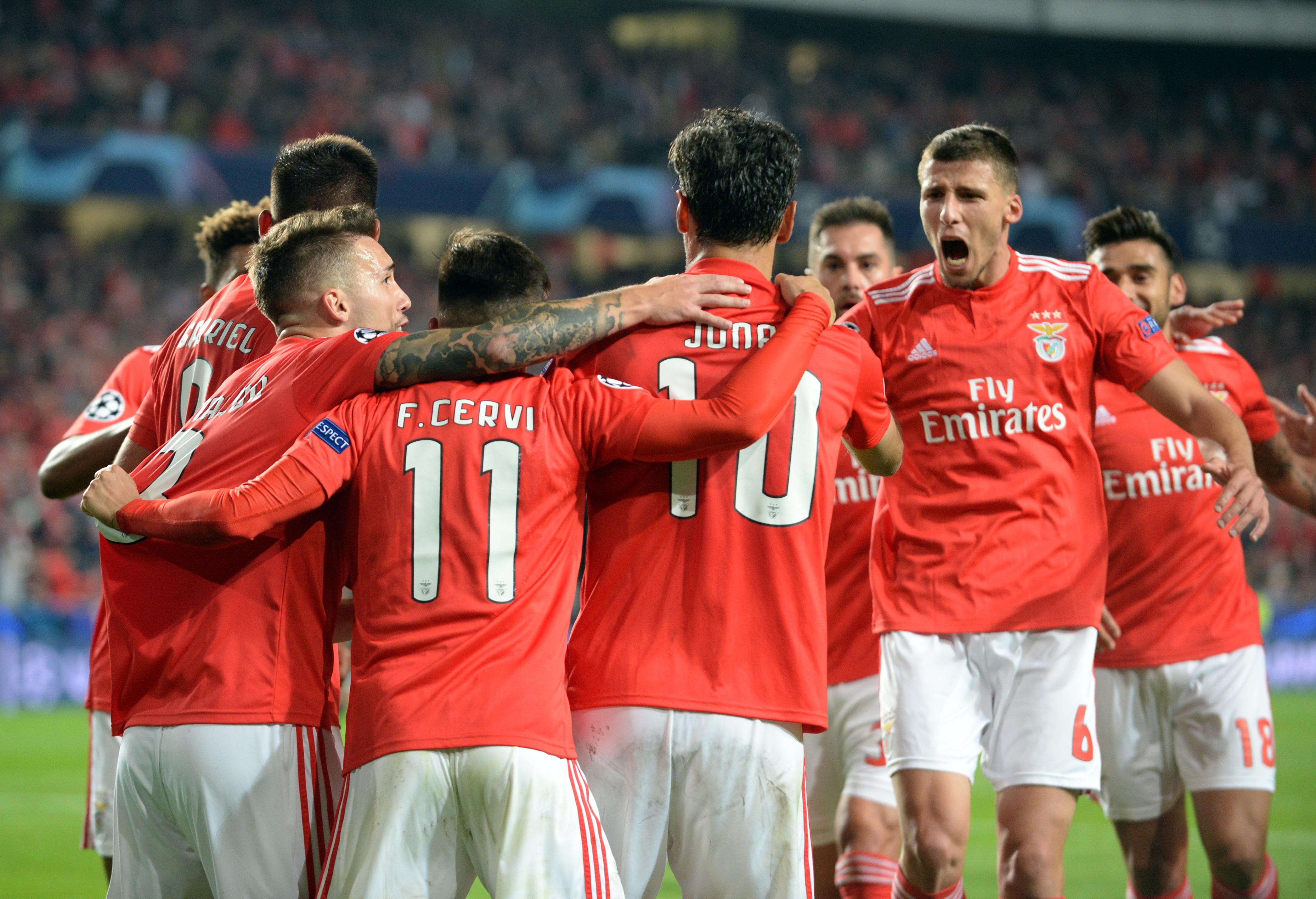 关于阿贾克斯未出战，欧冠考察工作扑朔迷离的信息