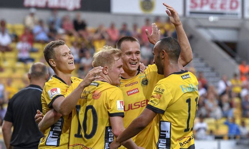 沙尔克队在联赛中夺得胜利领跑 沙尔克队在联赛中夺得胜利领跑