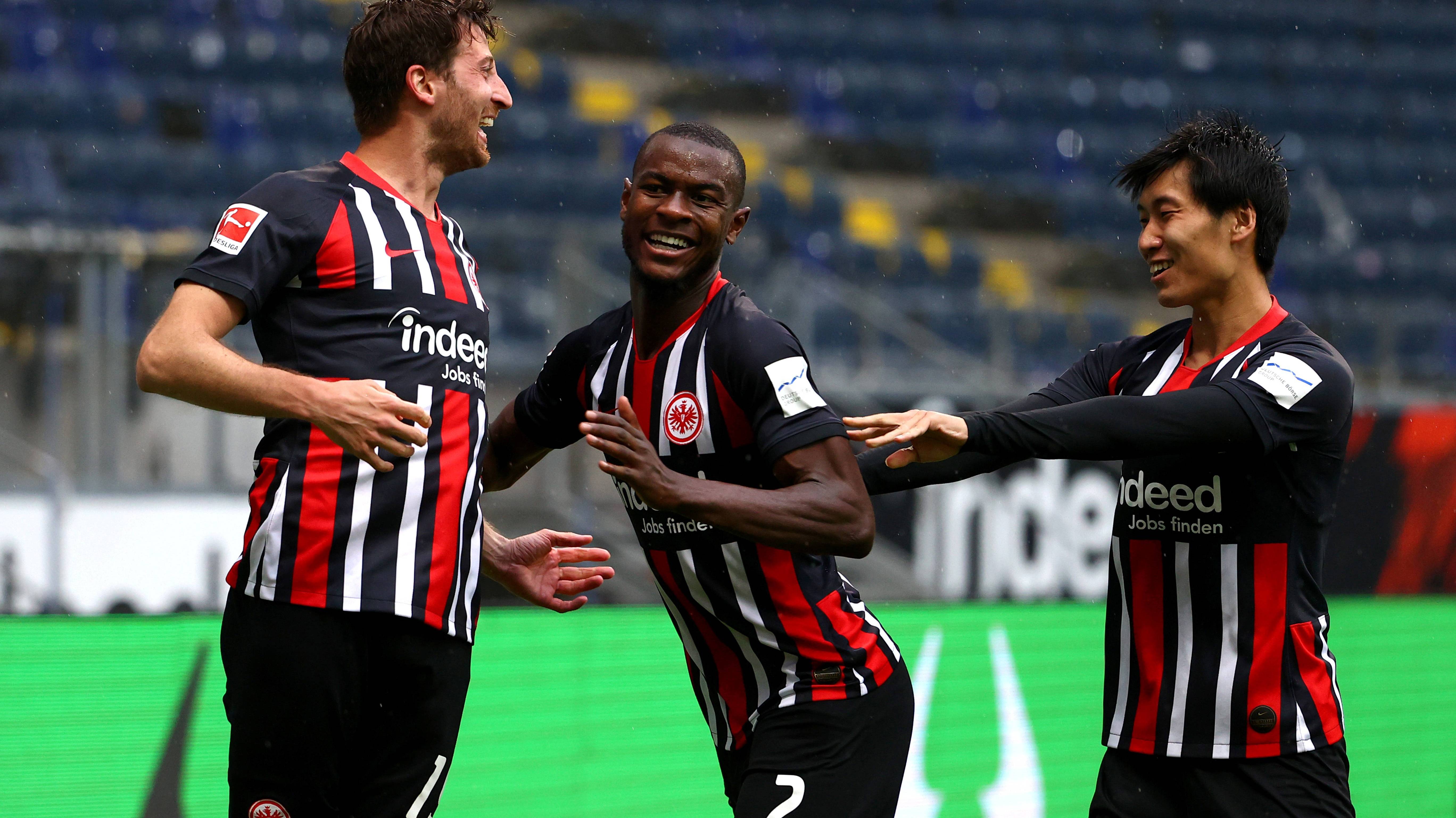 爱游戏下载-弗赖堡胜利后冲到联赛第八位