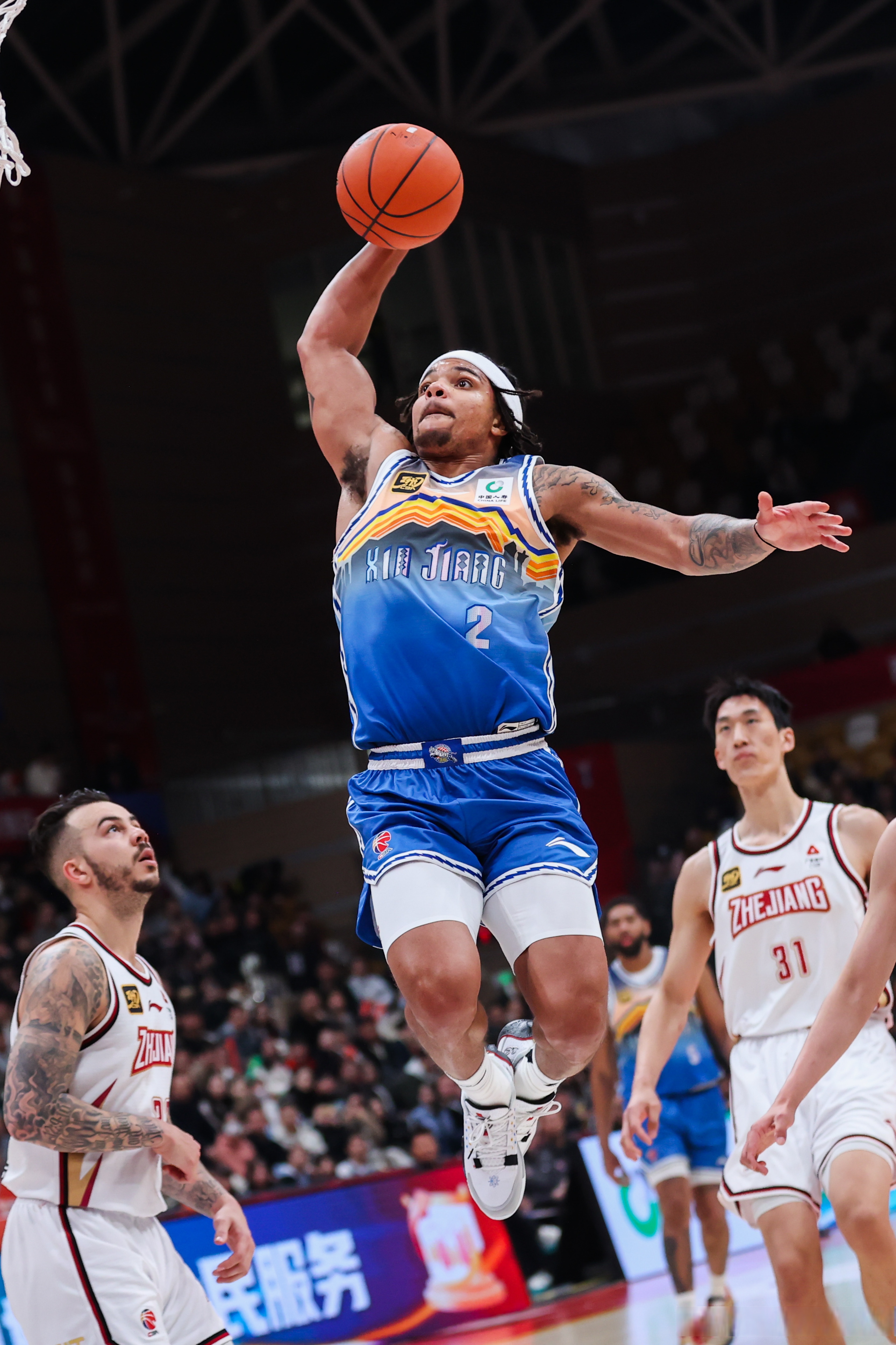 爱游戏体育-包含新疆队在场上展现出色，取得重要胜利的词条