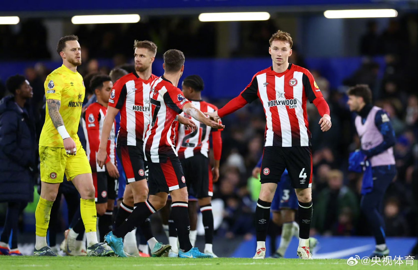 爱游戏下载-切尔西铁卫破门，瓦伦西亚主场逆转胜的简单介绍