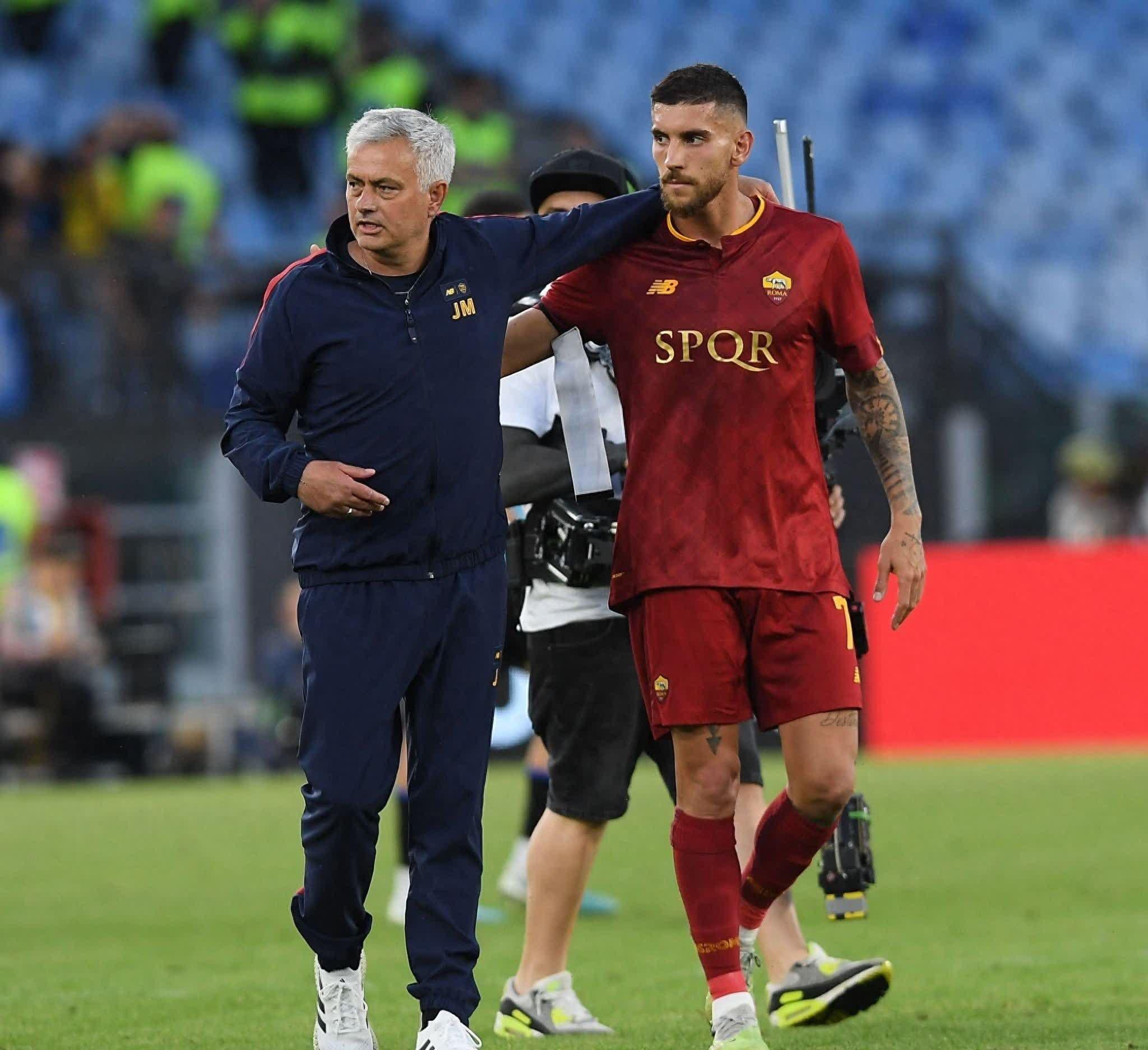 罗马主场大胜，赢得球迷们的掌声和赞美的简单介绍