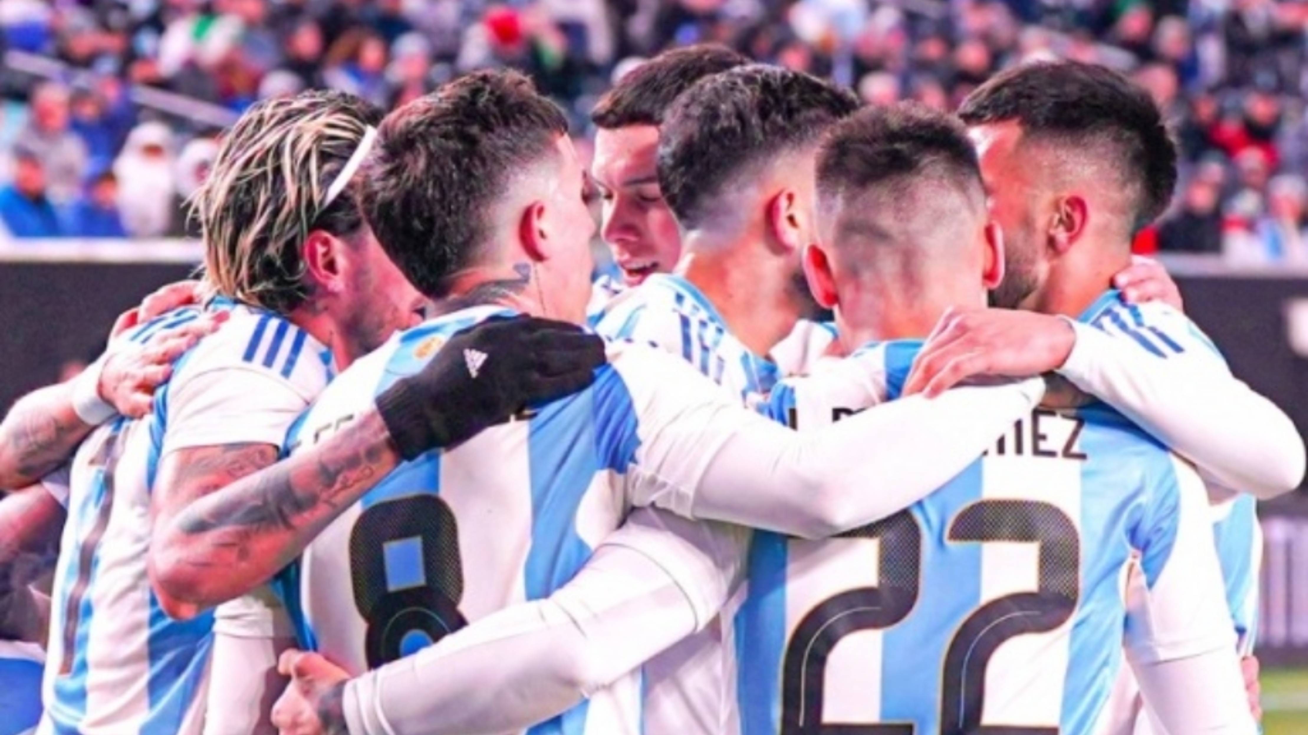 巴西队在友谊赛中与阿根廷展开激烈角逐