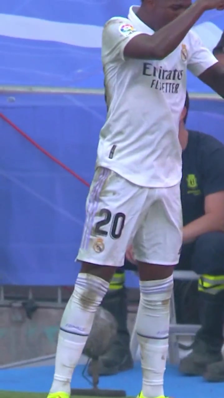 爱游戏在线-包含大马洛卡客场逆转获胜，欢呼胜利者的词条