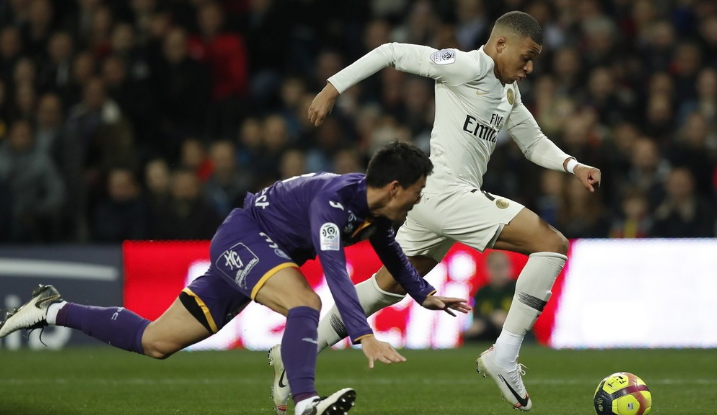 里尔队取得宝贵胜利，豪取三分