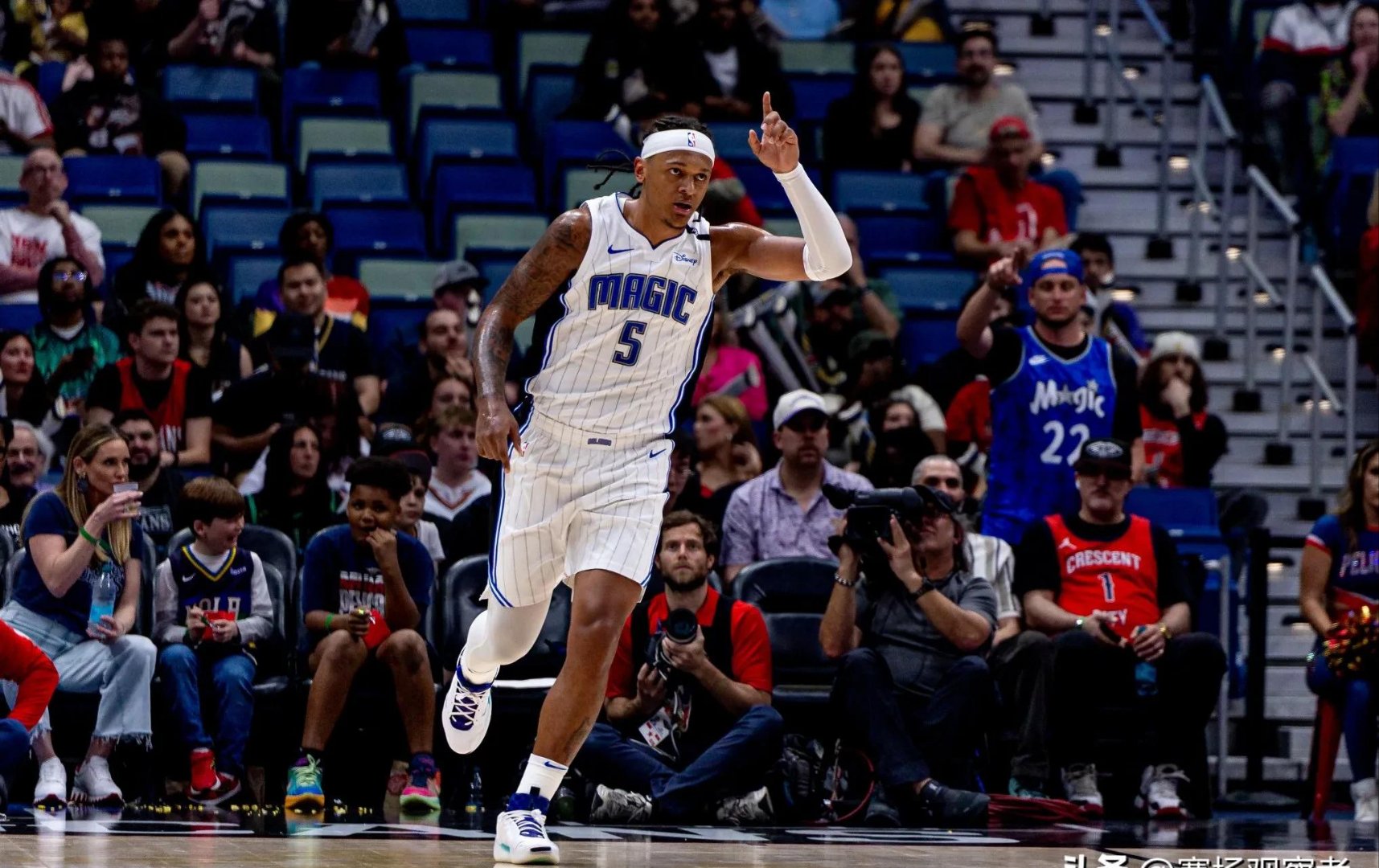 爱游戏-包含凯尔特人客场平局，争夺欧战资格面临挑战的词条