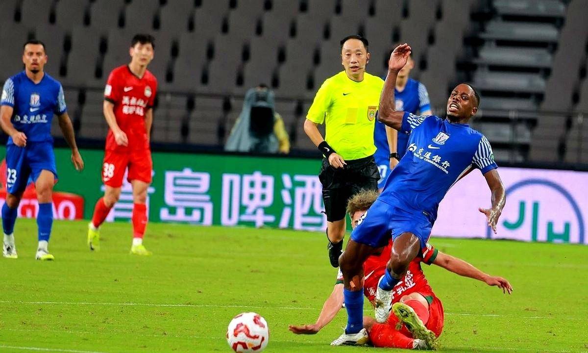 爱游戏在线-关于奥运会｜国足登顶，争议判罚的信息