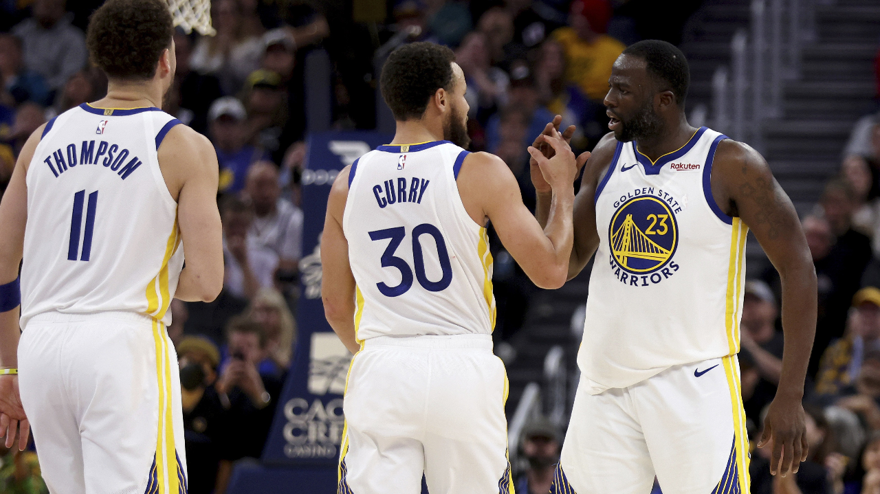 爱游戏在线-包含卡尔-安东尼致胜三分，开拓者逆转取胜的词条