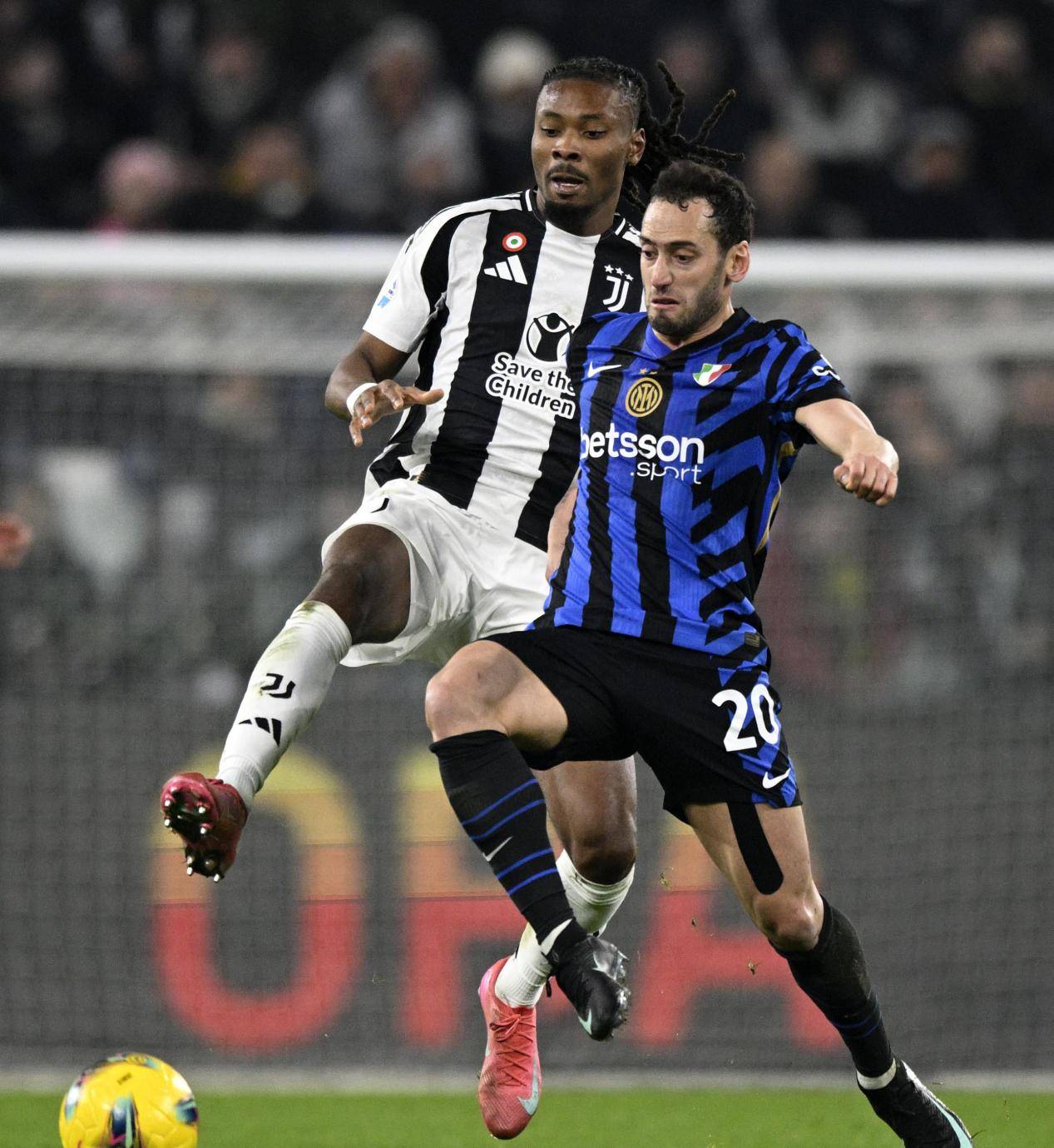 爱游戏大厅-关于意甲球队租借国际足坛巨星，备战重要比赛的信息