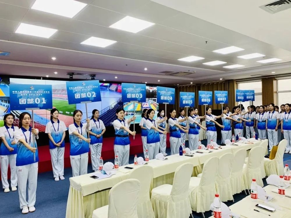 青岛黄海奋力拼搏,取得胜利 青岛黄海奋力拼搏,取得胜利