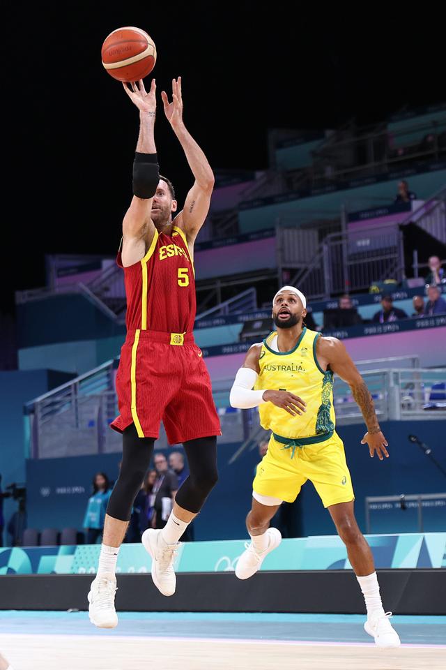 世界篮球明星对阵，精彩比赛呈现无数亮点的简单介绍