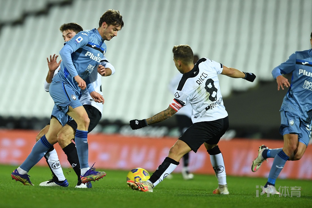 爱游戏在线-佛罗伦萨主场告捷，抢下宝贵三分