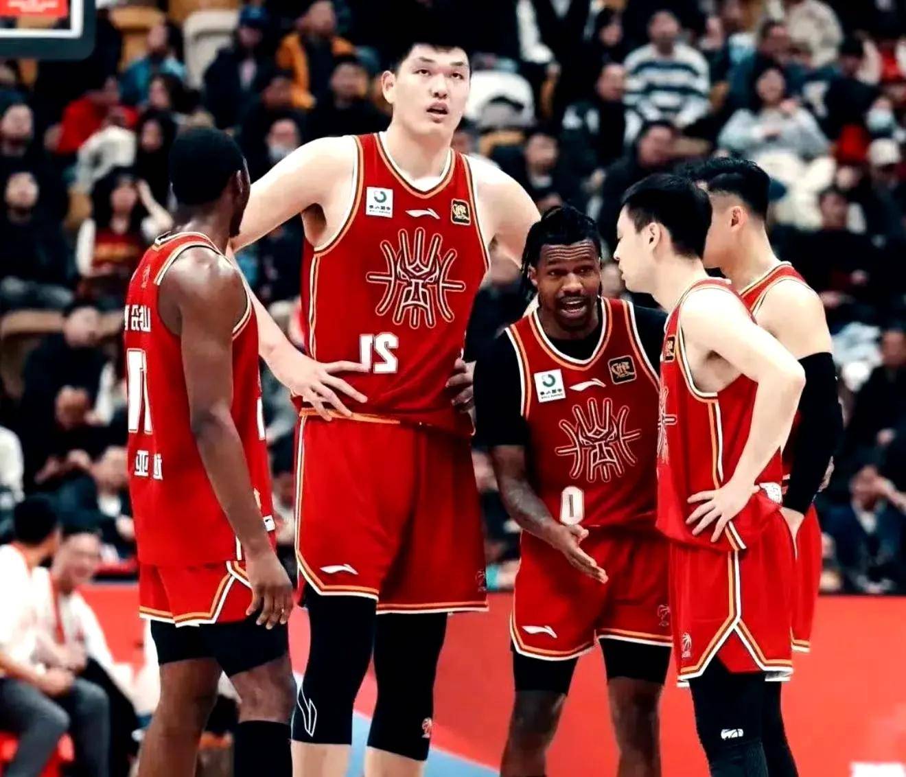 CBA联赛新阵容亮相,外援身价暴涨 CBA联赛新阵容亮相,外援身价暴涨