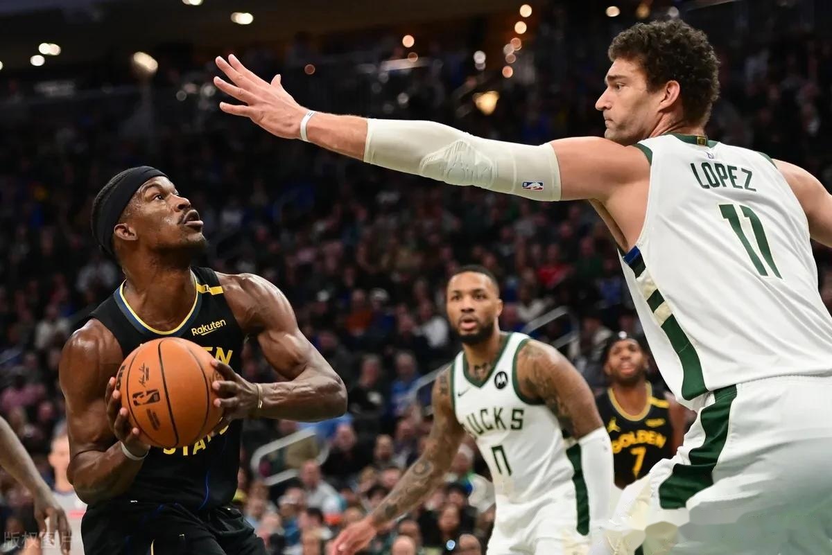 雄鹿击败开拓者，登上西部榜首