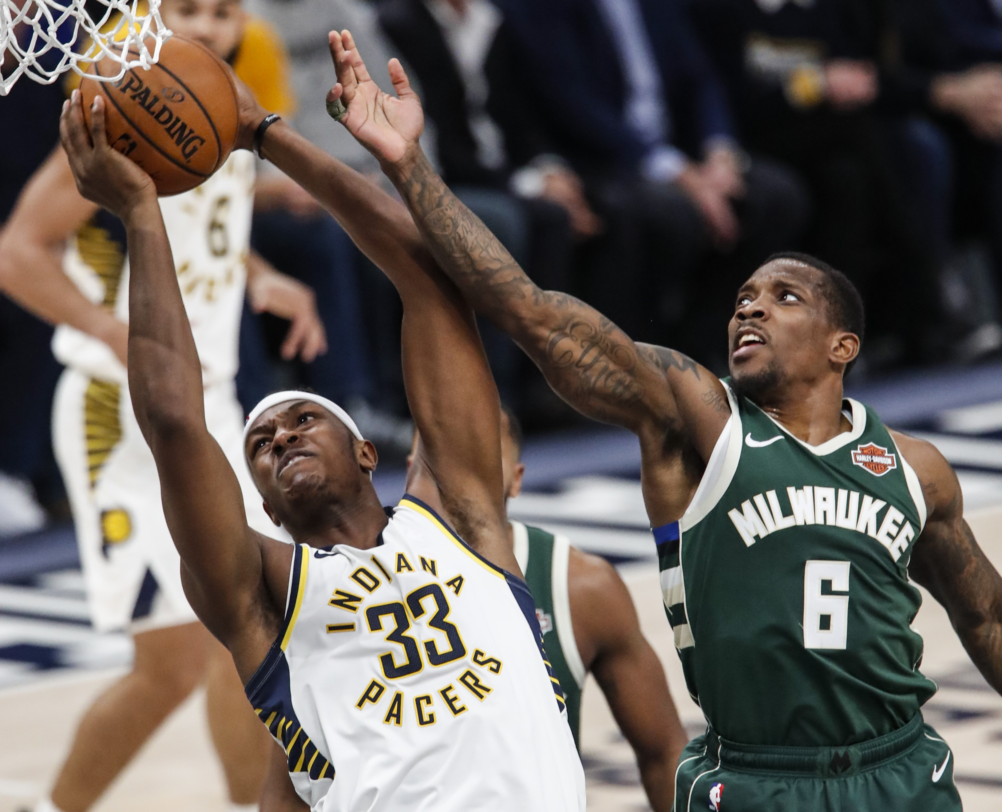 爱游戏官方-法国男篮绝杀雄鹿，贝弗利统治全场的简单介绍