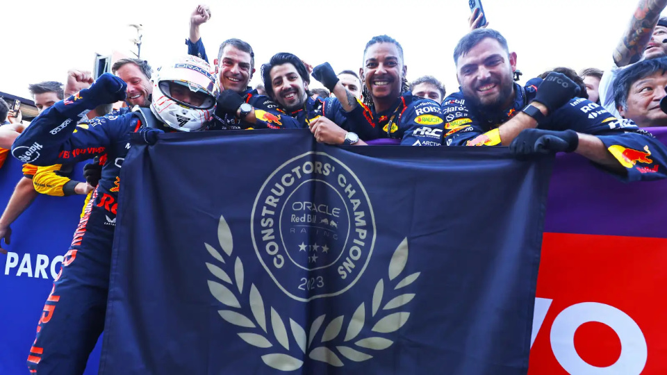 爱游戏体育-包含红牛二队完胜威廉姆斯,佩雷兹统治全场的词条