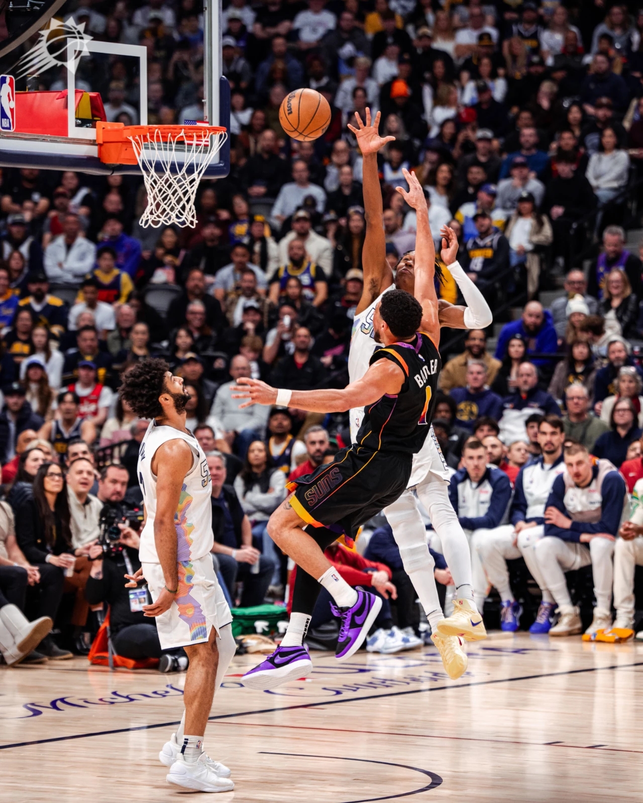 掘金完胜吉林队，克莱带队取胜