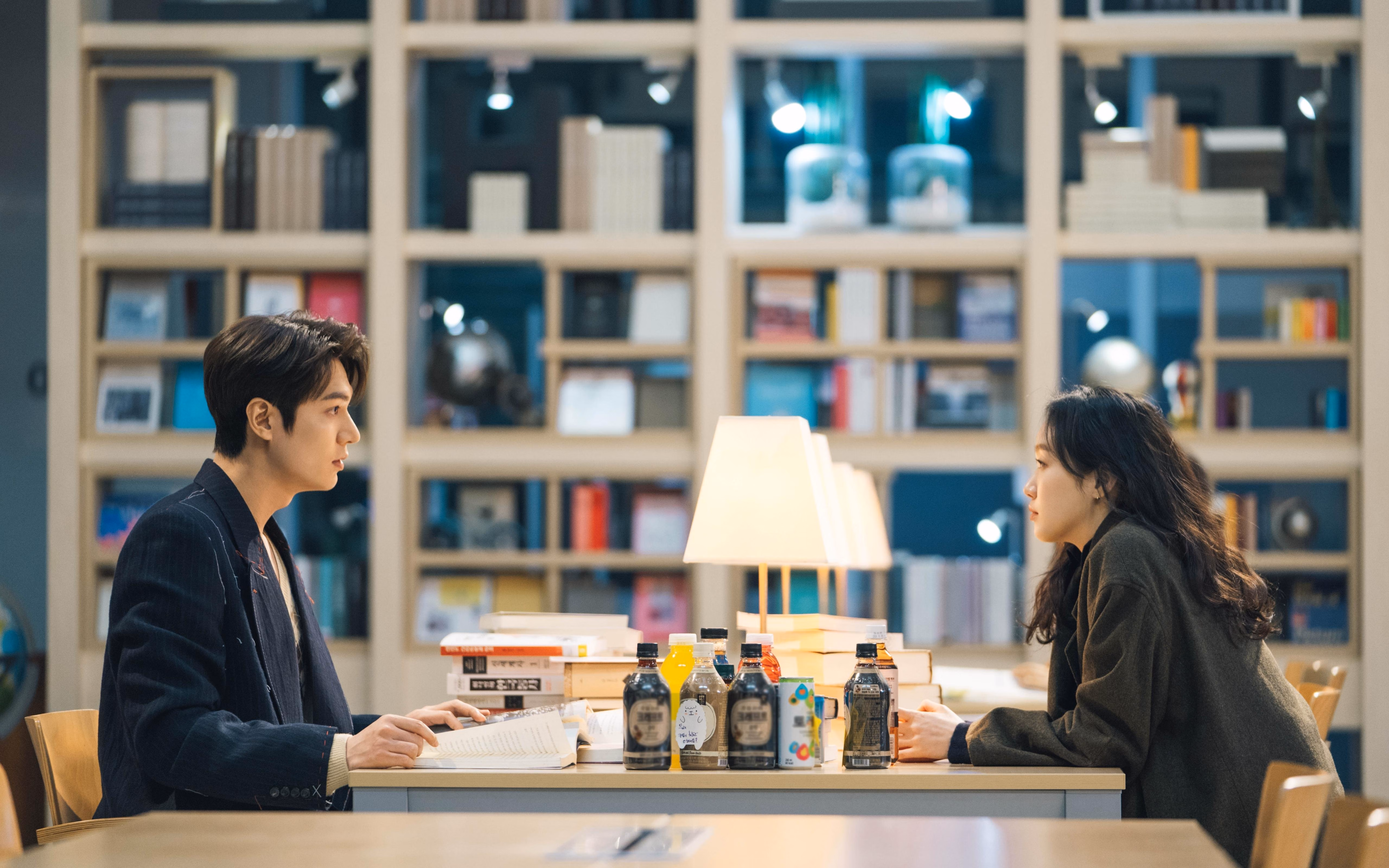 爱游戏体育-防守之盾与进攻之矛，当奇才窒息猛龙，爱德华兹在欧冠降下神罚