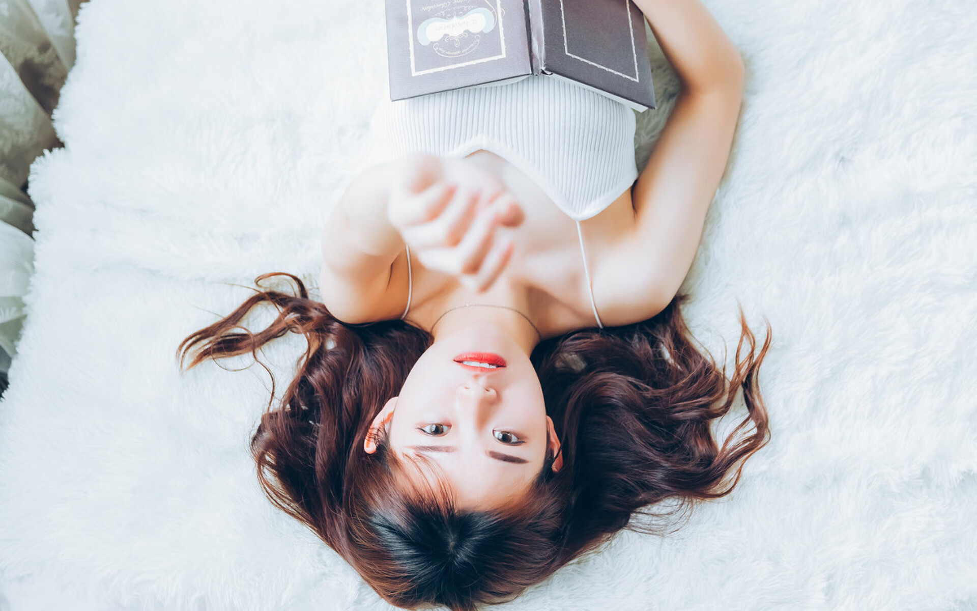 太阳灼伤纽约，哈利伯顿闪耀制胜，新一代控卫大师诞生